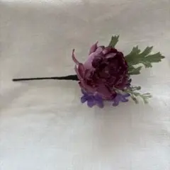 紫色のヘアコサージュ