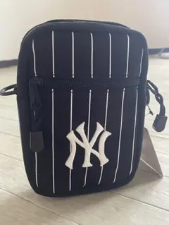 MLB ヤンキース　ストライプ　ショルダーバッグ　ミニショルダー