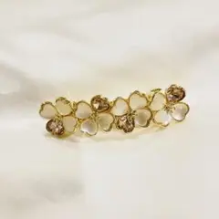 花デザインのバレッタ　ピンク＆ホワイト　ゴールド系