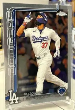 テオスカー・ヘルナンデス Topps Chrome 2025