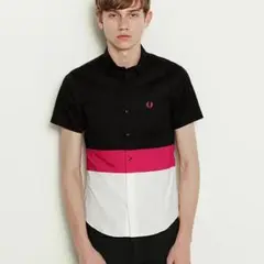 FRED PERRY（フレッドペリー）の半袖ボタンシャツです