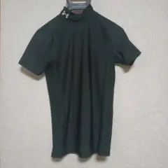 UnderArmourハイネックコンプレッション背中メッシュ 身丈60身幅40