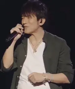 桜井着　ノーカラー　シャツ　オリーブ　ゴールデンサークル