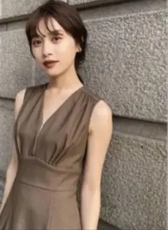 【新品タグ付き】L'Or Open Neck Dress