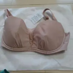 yue.小さく見せるブラ