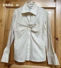 オフホワイ　薄いグレードット模様　 前結びデザイン 長袖シャツ