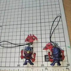 仮面ライダー響鬼ストラップx2体