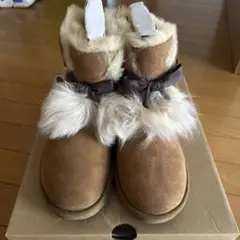 UGG ブーツ ボンボンリボン付き