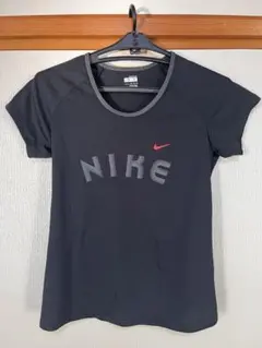【美品】ナイキ　ブラック 半袖Tシャツ Mサイズ