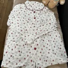 花柄動物柄パジャマ Mサイズ　⚠️上だけ