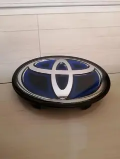 トヨタ 純正エンブレム 50プリウス ミリ波用!!