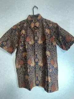 未使用品　花柄半袖シャツ 黒と茶色　インドネシア製