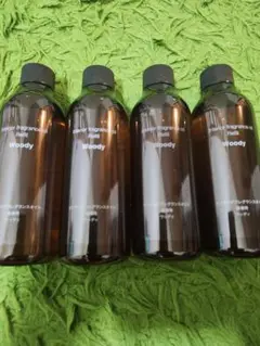 【無印良品 インテリア フレグランスオイル詰替用 ウッディ200mL】4本セット