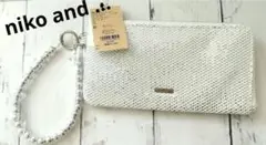 niko and ...　オリジナルストラップL字財布　シルバー