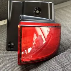 【新品未使用】エルグランドE51　純正テール　右のみ