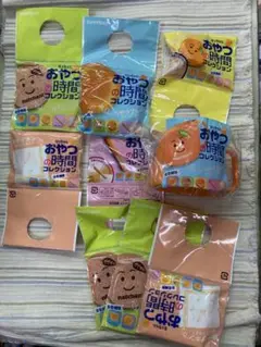 【サントリーおやつの時間 　コレクション全6種 +3コ】です
