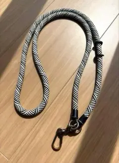 【美品】　耐久性高め◎ スマホストラップ　カメラストラップ　ロープ型　太め