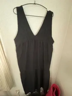 黒いキャミワンピース Vネック