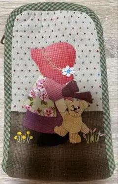 ★2000→1500★縦型・スーちゃん＆くま　ポーチ　iPhone ハンドメイド