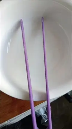 紫色プラスチック製トング