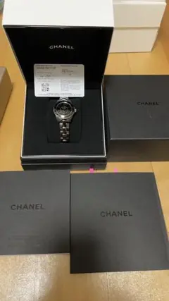 美品CHANEL J12 ファントム, 33MM