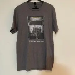 グレー Tシャツ プリント入り
