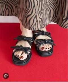 Rovereto ロベレート　パフリボン　ブラックフラットサンダル