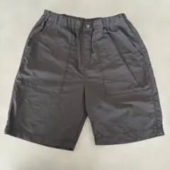 ユニクロ　撥水ナイロンショートパンツ