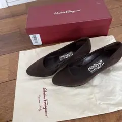 フェラガモローヒール