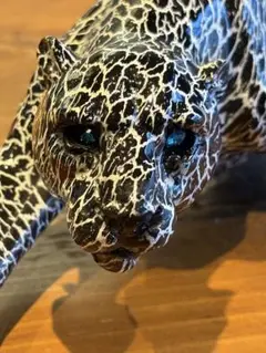 ブルーアイ・ガラスの瞳のレオパード