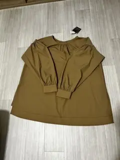 ラッシュガード　ベージュ
