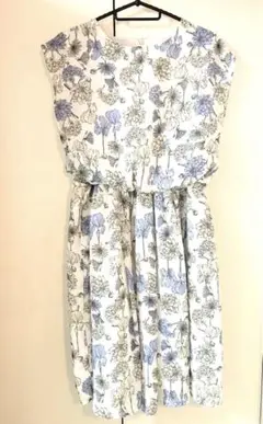Té chichi花柄ノースリーブひざ丈ワンピースMサイズ