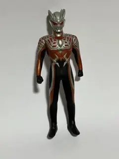 ウルトラマンダークプロスゼロフィギュア 16cm