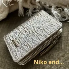Niko and… ニコアンド 二つ折り財布 ゴールド