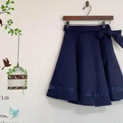 titty&Co./ウエストリボン 裾レース フレアスカート 膝上丈 ネイビーM