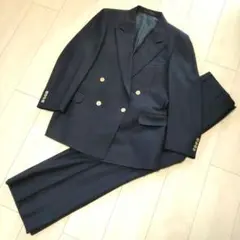 Burberry’s 紺ブレ セットアップ シャドーホース