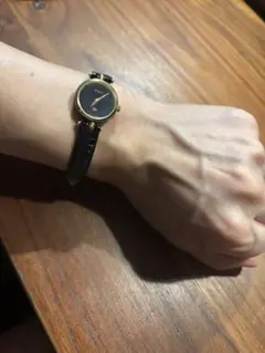 GUCCI 手巻き 腕時計 ブラック