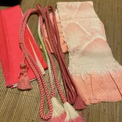美品 帯揚げ 帯締め 重ね襟 振袖用 4点セット 絞り 着物 淡いピンク