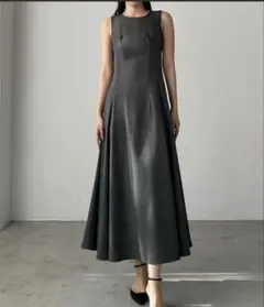 Louere / ルエレ バックオープンノースリーブフレアワンピース Sサイズ