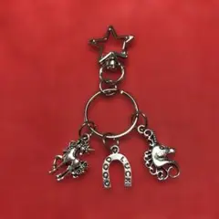 【新品】シルバー馬とユニコーンのキーホルダー チャーム　コンパクトサイズ