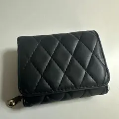 ブラック キルティング 二つ折り財布