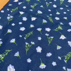花柄　ネイビー　プリント 綿麻シーチング　生地 108cm×100cm