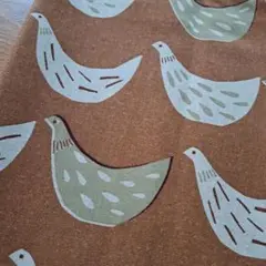 50×100　鳥　茶色　小鳥　ハト　綿麻　生地　はぎれ