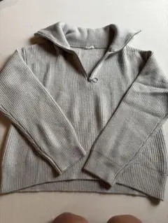 美品☆GUのジップ付きニット
