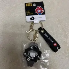 大阪関西万博　サンリオ黒ミャクなりきりキーホルダー　マイメロディ　マイメロ