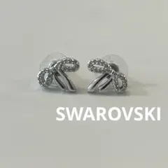 SWAROVSKI リボン型 スタッドピアス