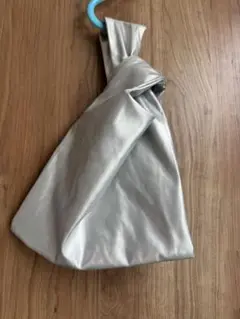 AIC.アシンメトリーミニバッグ　フェイクレザー　シルバー