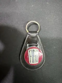 FIAT レザーキーホルダー 黒/赤