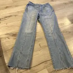 ローリーズファーム　ＣＯＮＥフロントスリットデニムパンツ