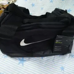 Nike Brasilia ダッフルバッグ 25L